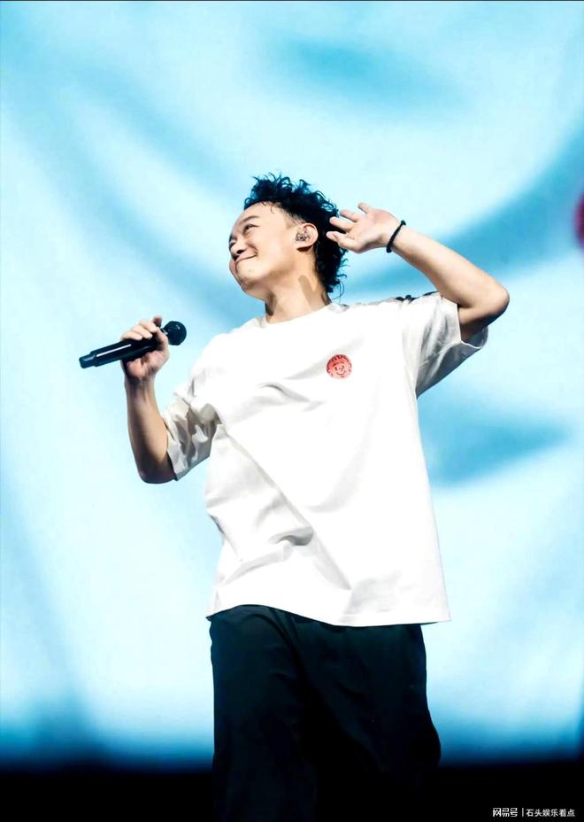 演唱会延期:健康优先下的行业反思麻将胡了游戏陈奕迅确诊新冠致高雄(图2) 演唱会延期:健康优先下的行业反思麻将胡了游戏陈奕迅确诊新冠致高雄(图2)